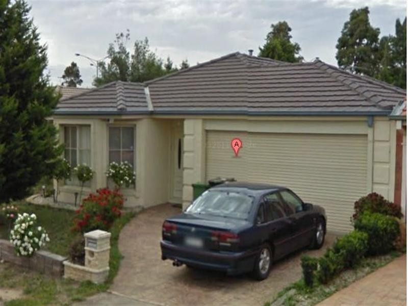 17 Reading Close, Roxburgh Park VIC 3064