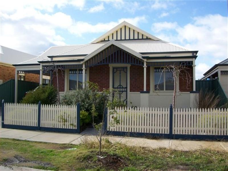 5 Ballarat Court, Craigieburn VIC 3064