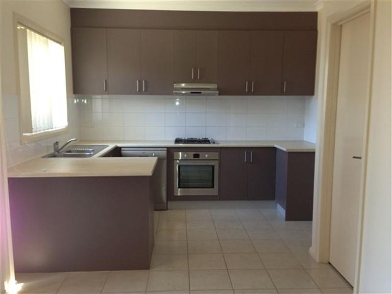 2 Hollows Court, Craigieburn VIC 3064