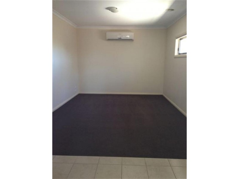 2 Hollows Court, Craigieburn VIC 3064