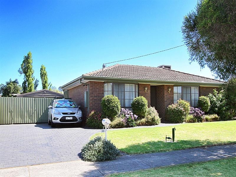 3 Rokeby Crescent, Craigieburn VIC 3064