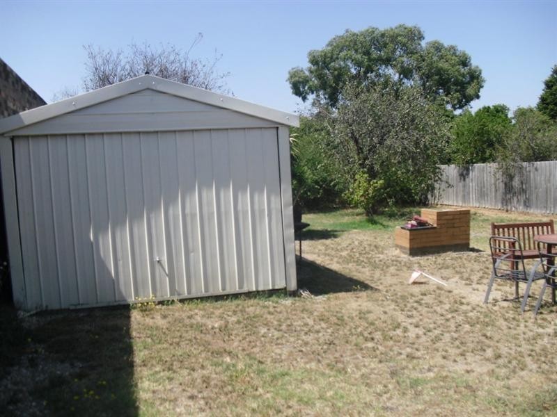 6 Rayfield Avenue, Craigieburn VIC 3064