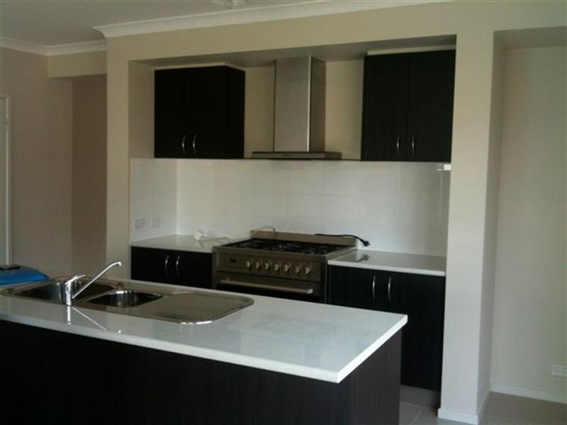 23 Grevillia Crescent, Craigieburn VIC 3064