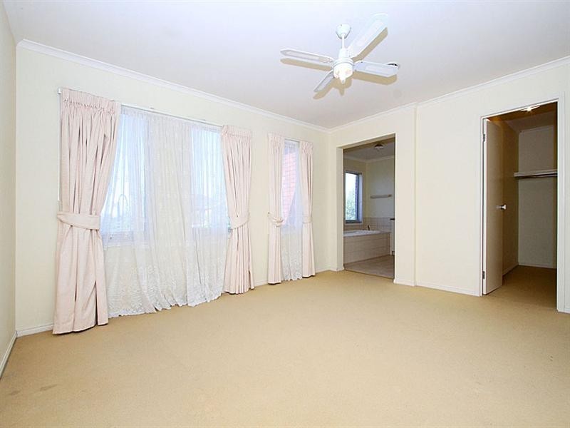 8 Gardenia Close, Craigieburn VIC 3064