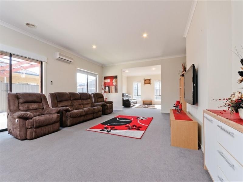 41 Middlesborough Drive, Craigieburn VIC 3064