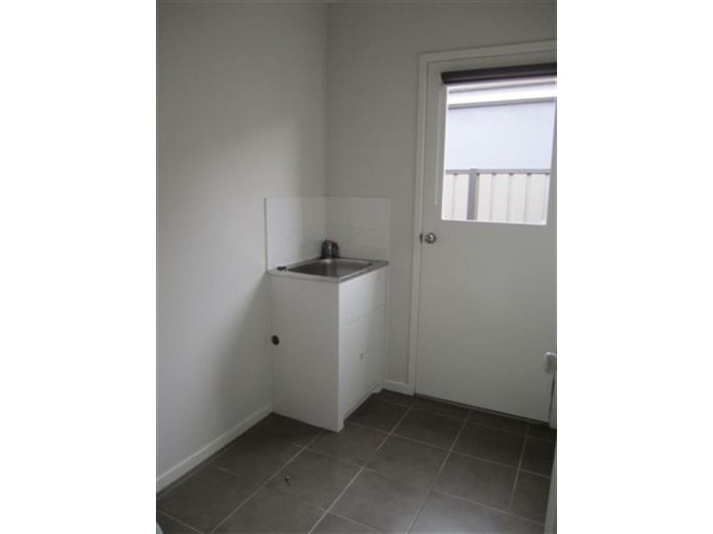 8 Birdswood Crescent, Craigieburn VIC 3064