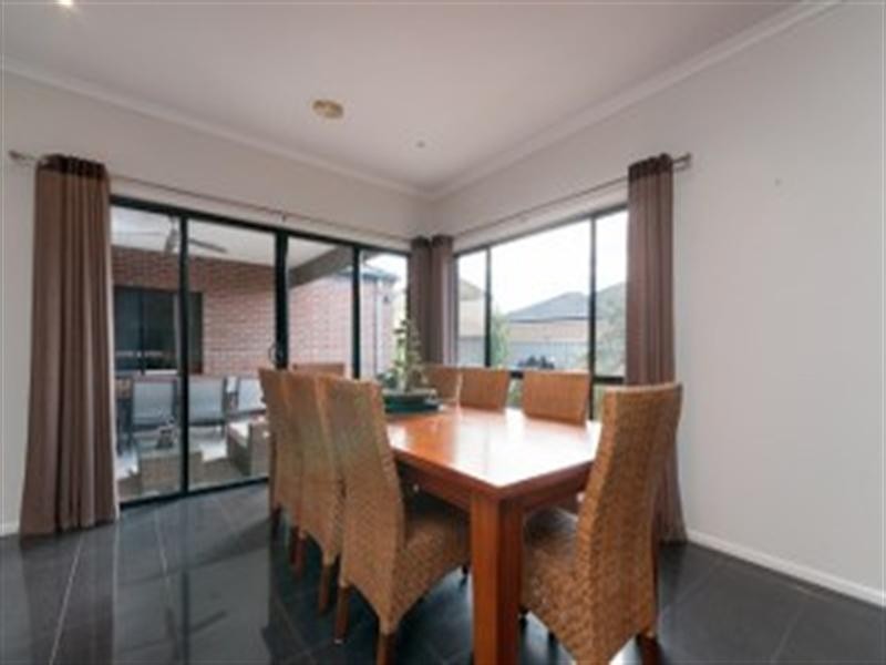 25 St Andrews Drive, Craigieburn VIC 3064