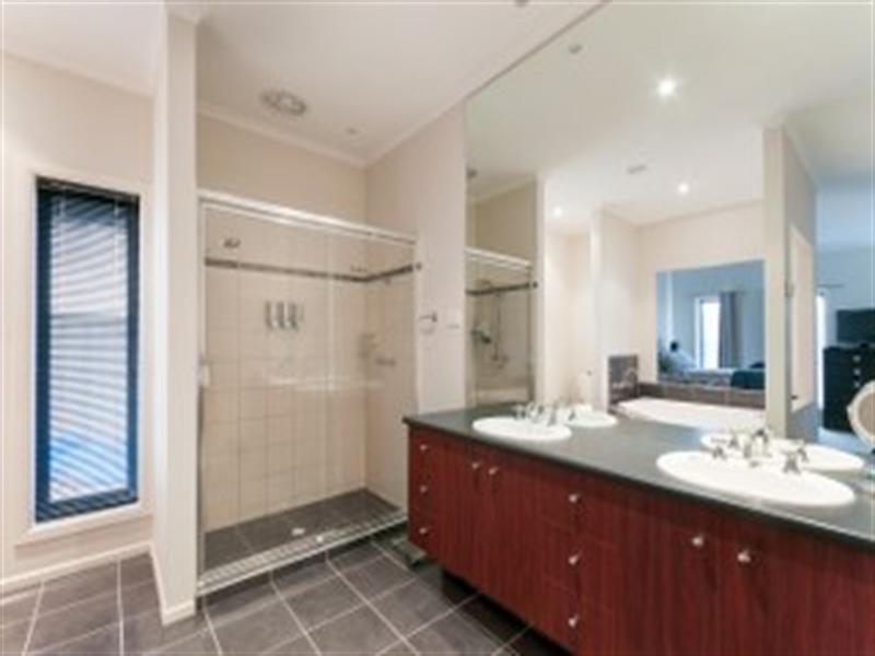 25 St Andrews Drive, Craigieburn VIC 3064