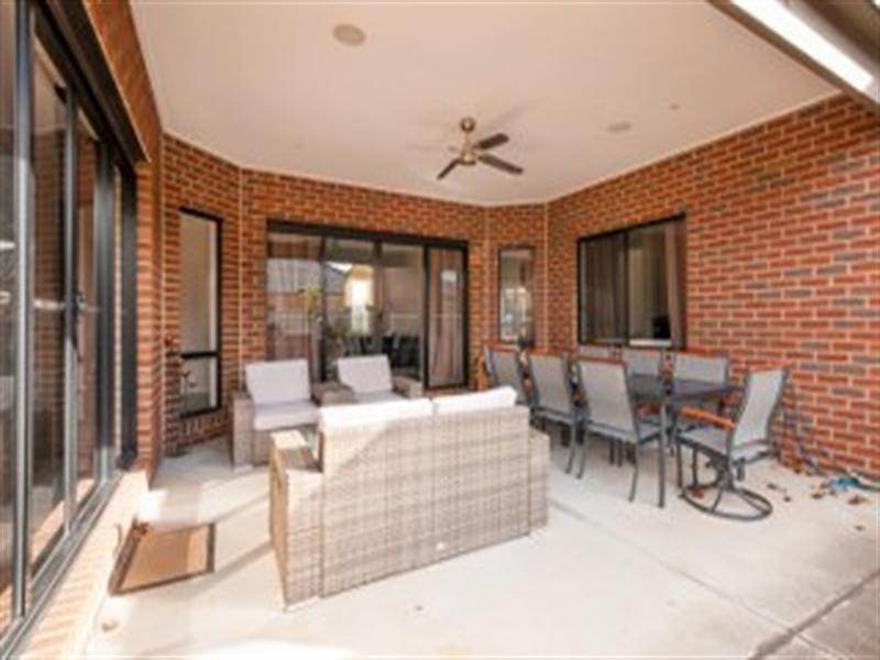 25 St Andrews Drive, Craigieburn VIC 3064