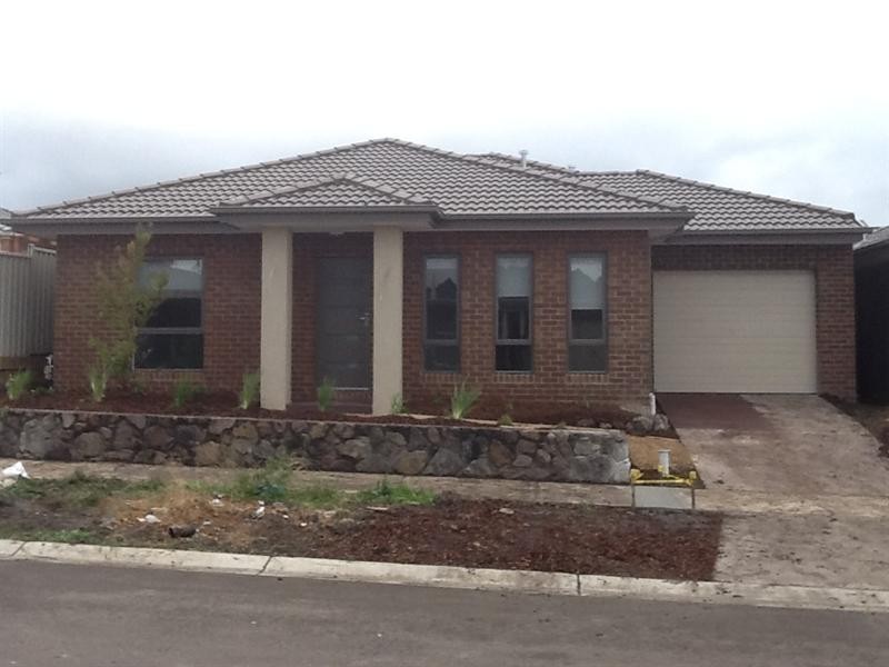 2 Pearl Drive, Craigieburn VIC 3064
