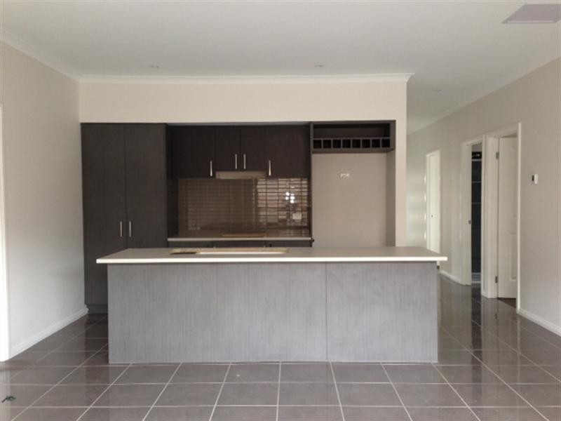 2 Pearl Drive, Craigieburn VIC 3064