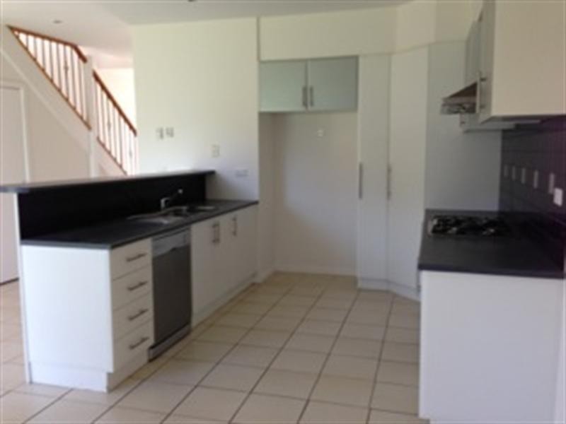 14 Ballarat Court, Craigieburn VIC 3064