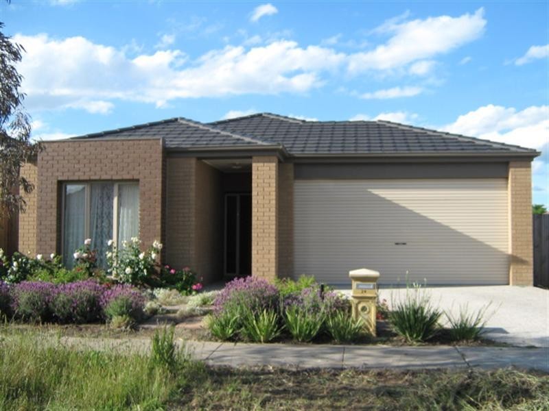 24 Broadway Street, Roxburgh Park VIC 3064