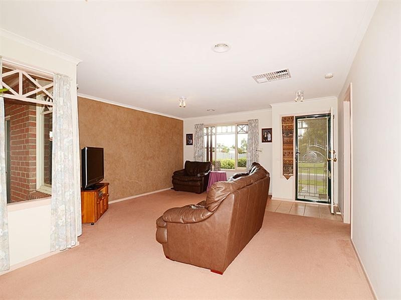 37 Exmouth Road, Craigieburn VIC 3064