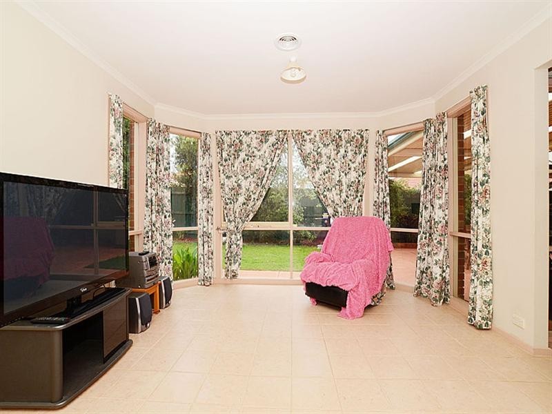 37 Exmouth Road, Craigieburn VIC 3064