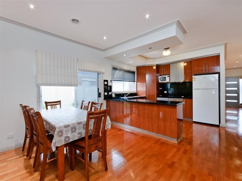 7 Yellowstone Court, Roxburgh Park VIC 3064