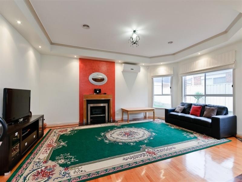 7 Yellowstone Court, Roxburgh Park VIC 3064