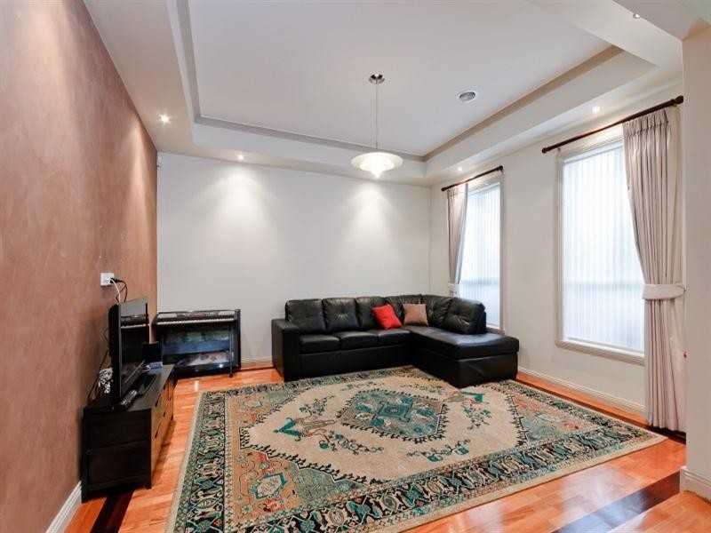 7 Yellowstone Court, Roxburgh Park VIC 3064