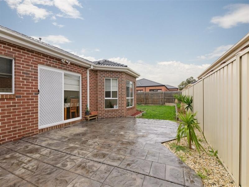 7 Yellowstone Court, Roxburgh Park VIC 3064