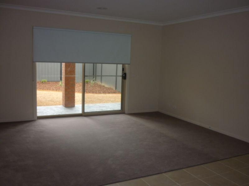 12 Humber Street, Craigieburn VIC 3064