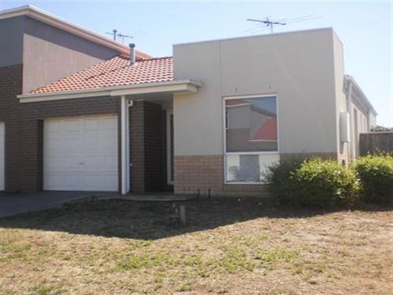 2 Brentwood Place, Roxburgh Park VIC 3064