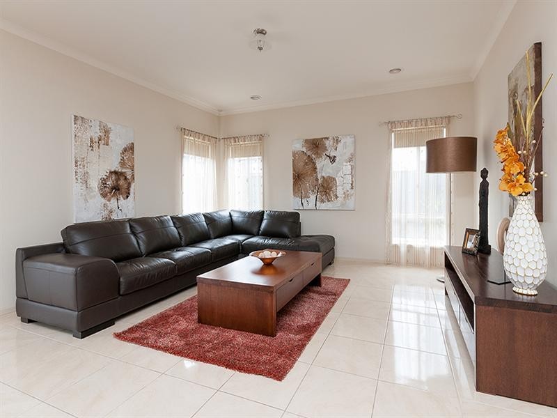 25 Cheltenham Close, Craigieburn VIC 3064