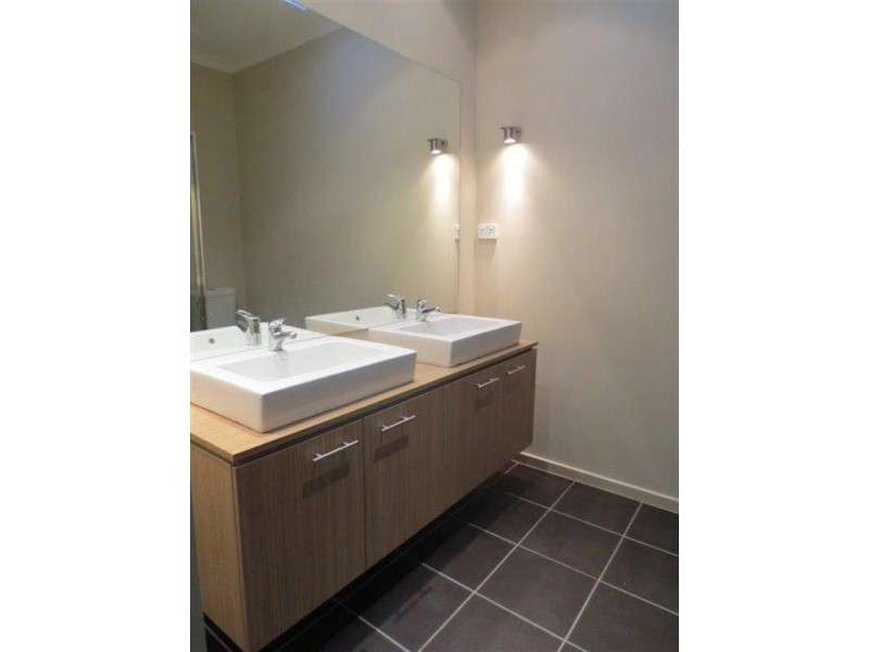 10 Madison Drive, Craigieburn VIC 3064