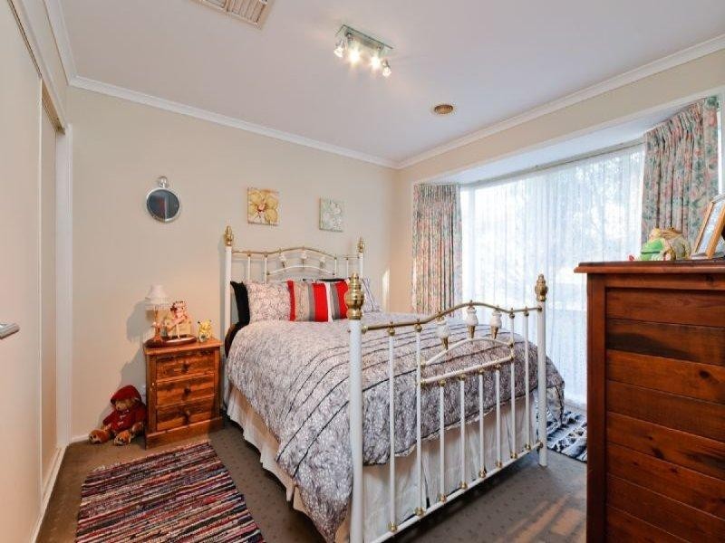 15 Armstrong Court, Roxburgh Park VIC 3064