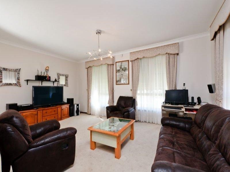 13 Pines Way, Craigieburn VIC 3064