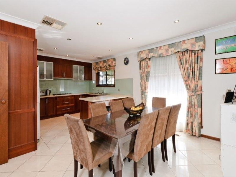 13 Pines Way, Craigieburn VIC 3064