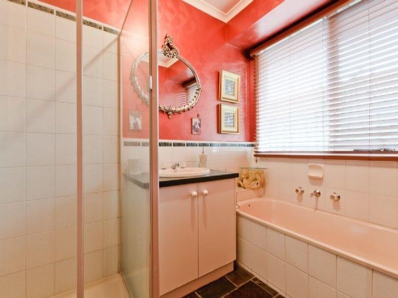 11 Haite Place, Roxburgh Park VIC 3064