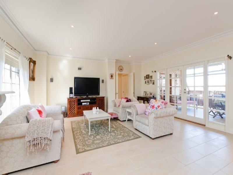 10 Maccoll Street, Craigieburn VIC 3064
