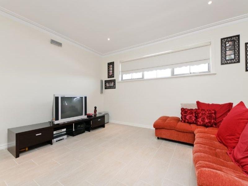 10 Maccoll Street, Craigieburn VIC 3064