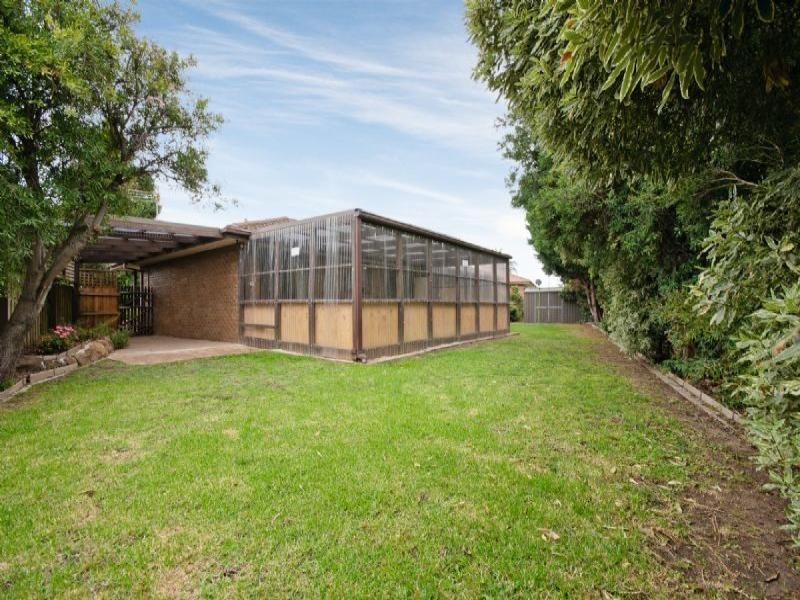 8 Radstock Place, Craigieburn VIC 3064