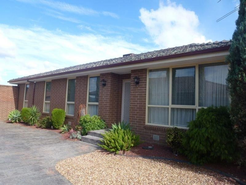 9 Beacon Hills Crescent, Craigieburn VIC 3064