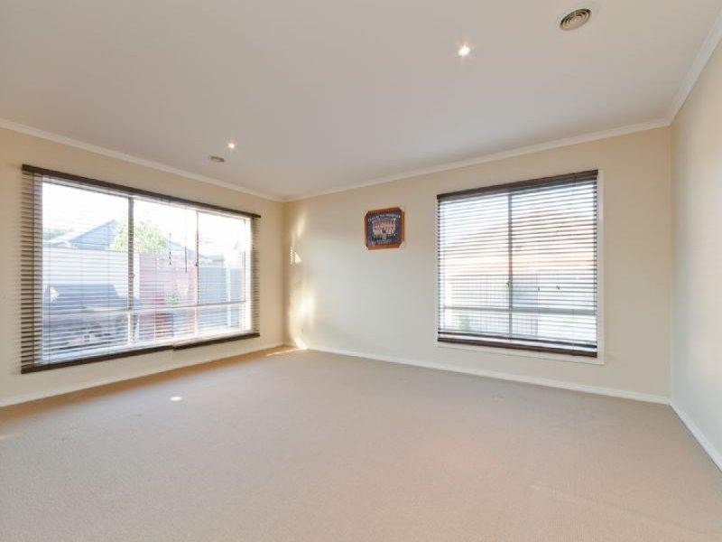 36 Bowral Loop, Craigieburn VIC 3064