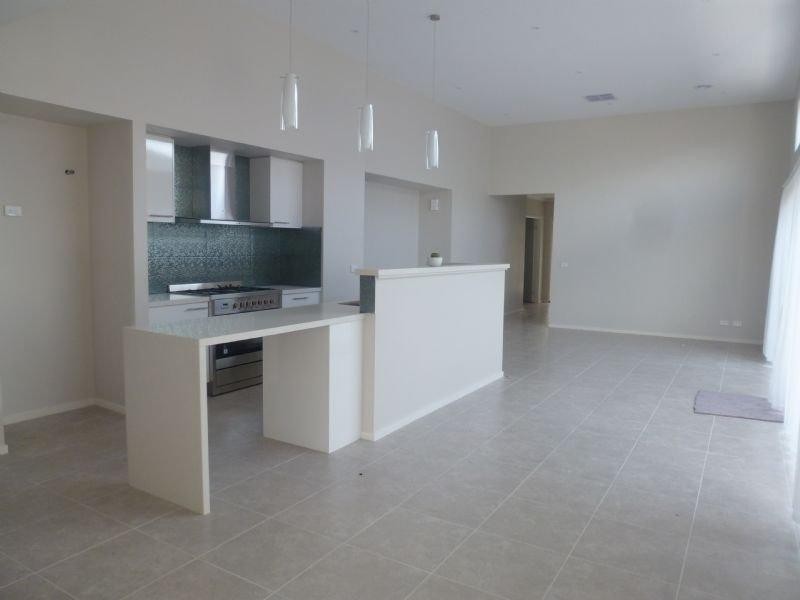 17 Blackwattle Road, Craigieburn VIC 3064