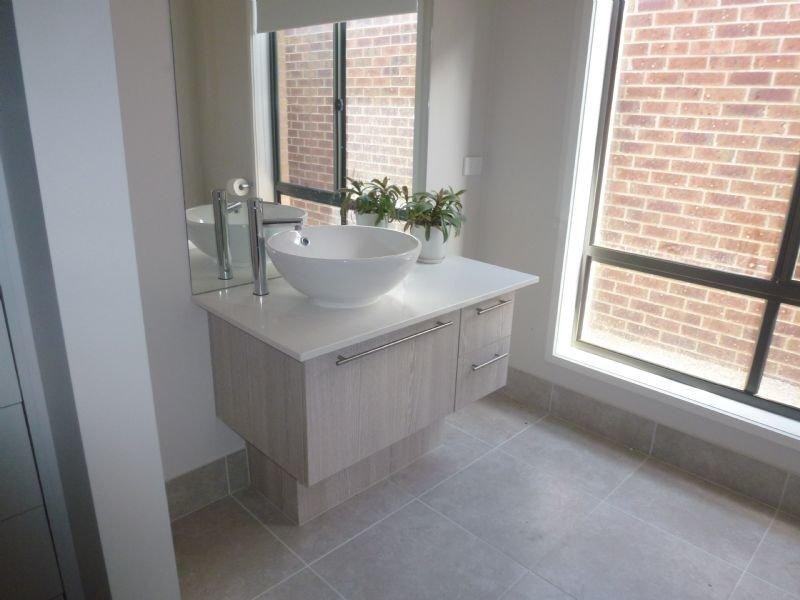 17 Blackwattle Road, Craigieburn VIC 3064