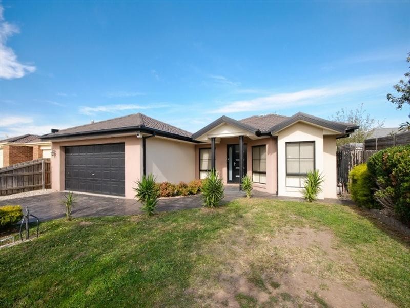 4 Stead Street, Roxburgh Park VIC 3064