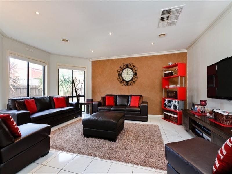 4 Stead Street, Roxburgh Park VIC 3064