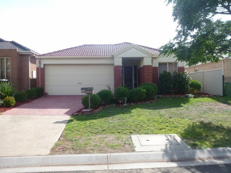 17 Castlebury Place, Craigieburn VIC 3064