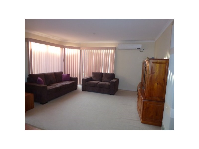 17 Castlebury Place, Craigieburn VIC 3064