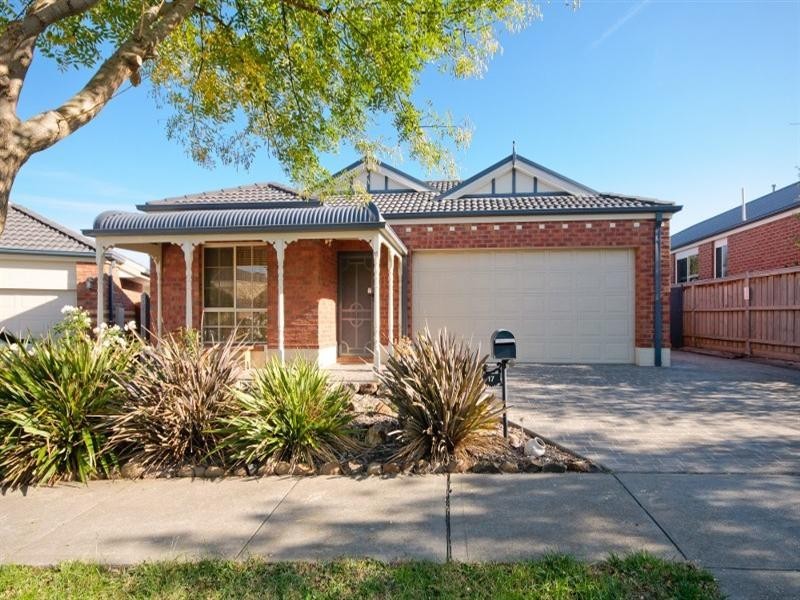 17 Beechville Place, Craigieburn VIC 3064