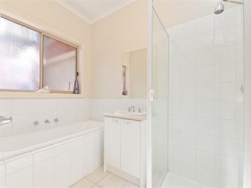 17 Beechville Place, Craigieburn VIC 3064