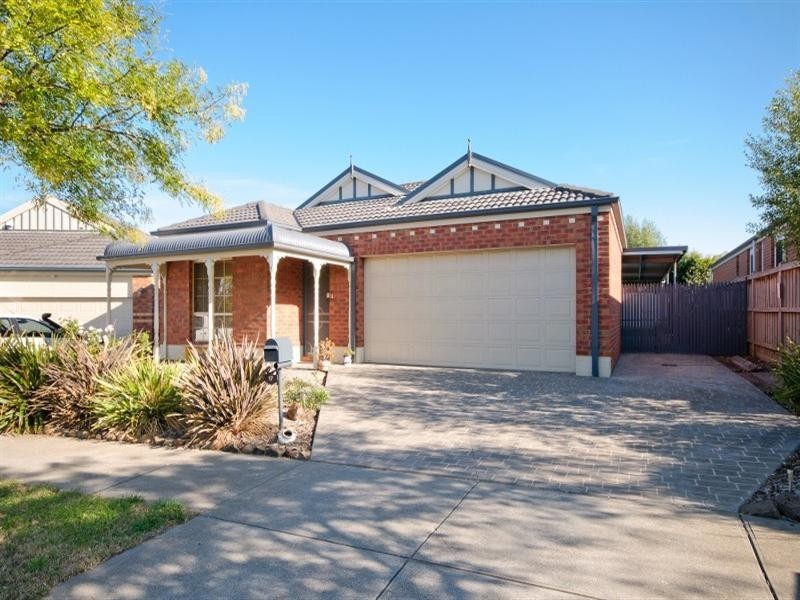 17 Beechville Place, Craigieburn VIC 3064