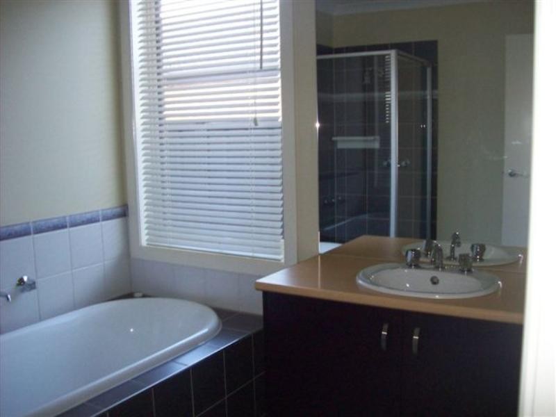 78 Mareeba Way, Craigieburn VIC 3064