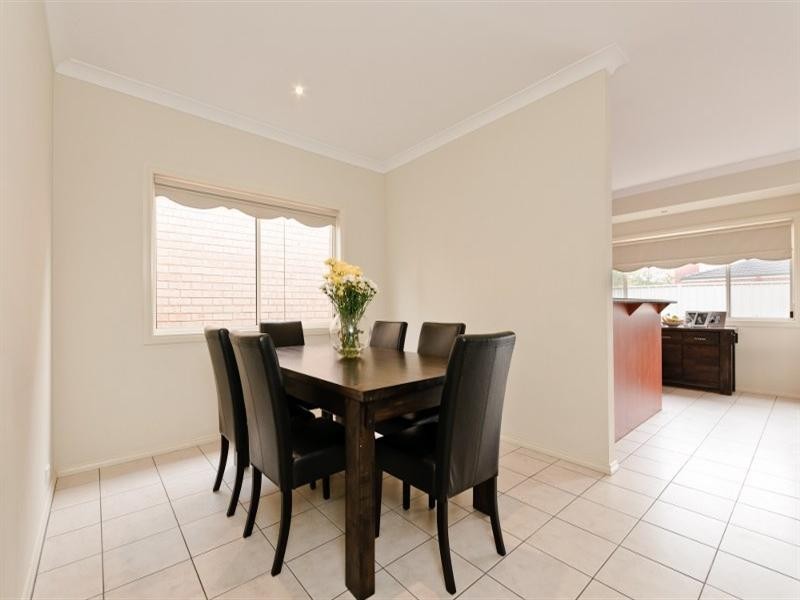 14 Long Island Circuit, Craigieburn VIC 3064