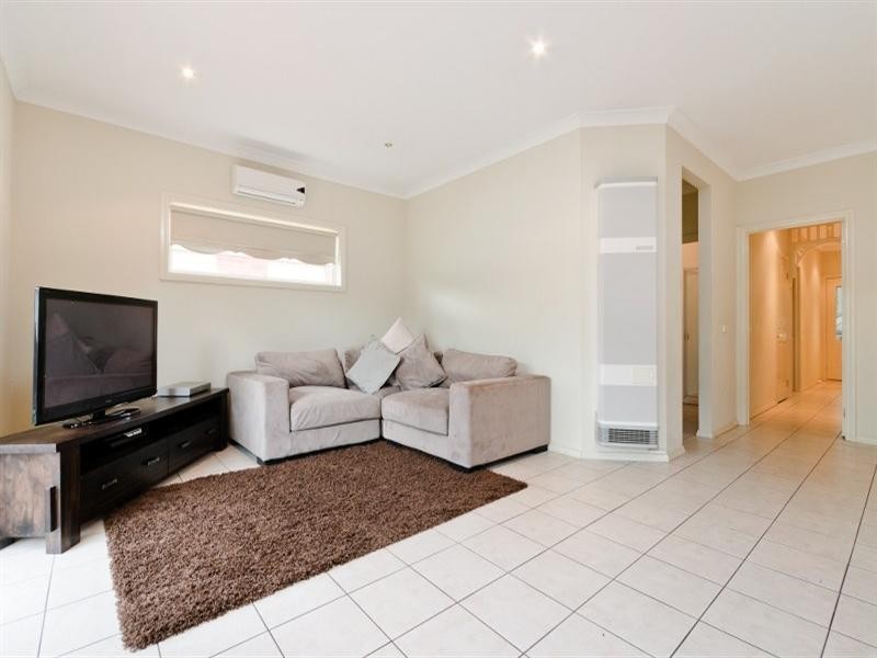 14 Long Island Circuit, Craigieburn VIC 3064