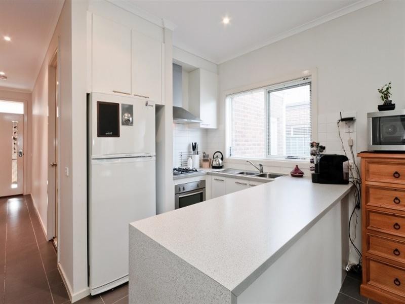 13 Basingstoke Retreat, Craigieburn VIC 3064