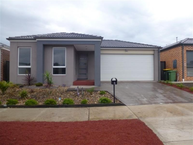 5 Parkhaven Street, Craigieburn VIC 3064